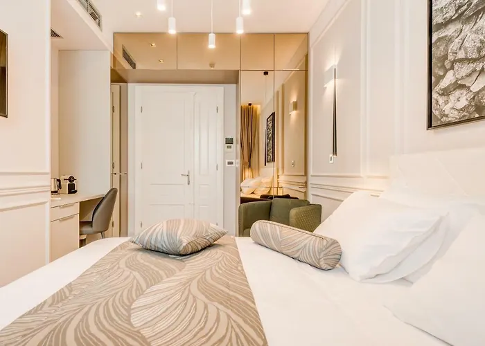 Luxury L'avenue 4*