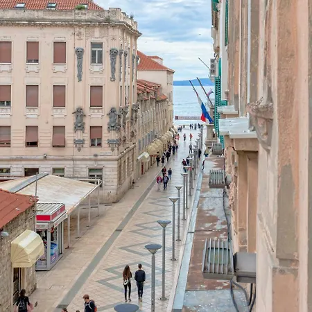 Luxury L'avenue Penzion 4*