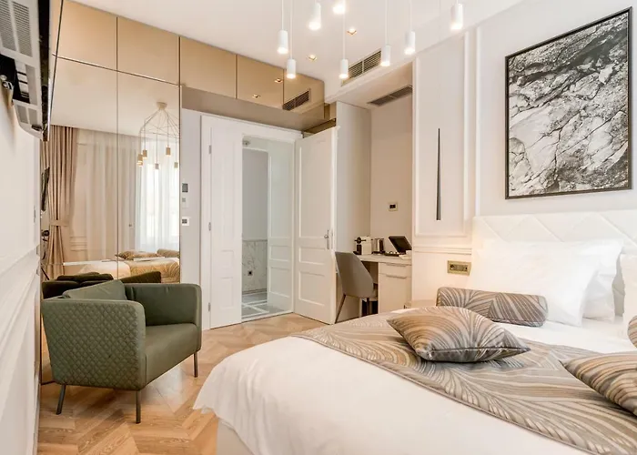 Guest house Luxury L'avenue 4*